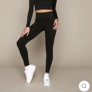 *** SOLD****TALA ZINNIA LEGGINGS SIZE SMALL